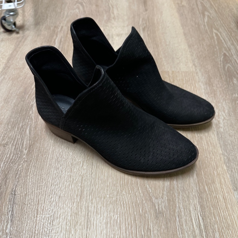 Lucky Brand Women’s Black Ankle Boots